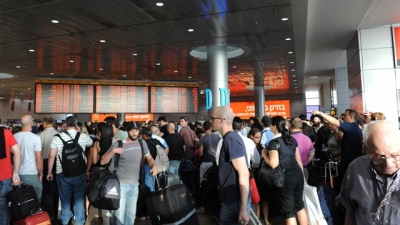 Jam-packed situation at Ben-Gurion airport (Credit: Amos Ben Gershom, GPO)